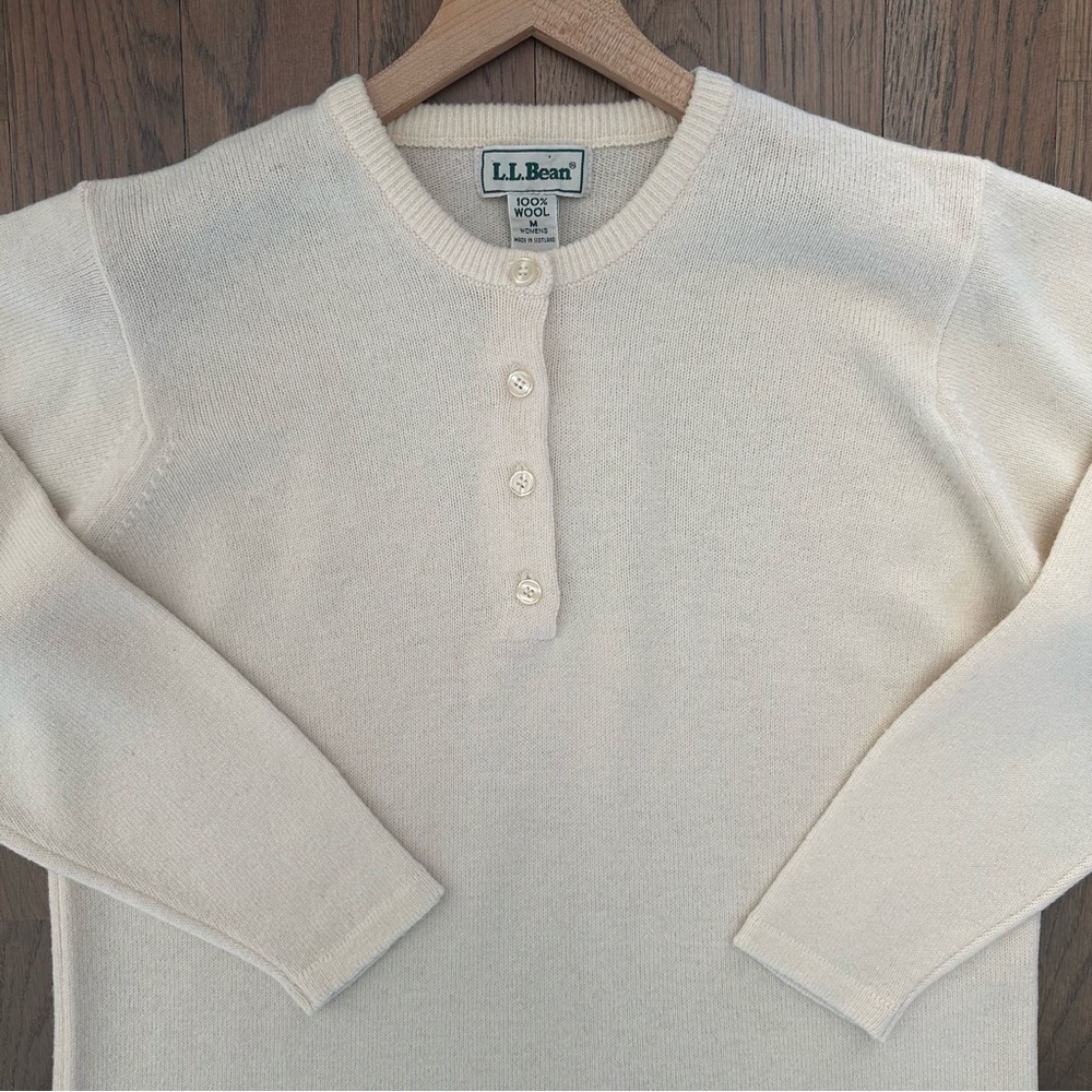 Vintage L.L. Bean Made in Scotland 100% Wool Henley Crew Sweater Medium - Picture 4 of 9